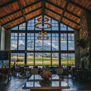 photo of a common area at Sage Lodge